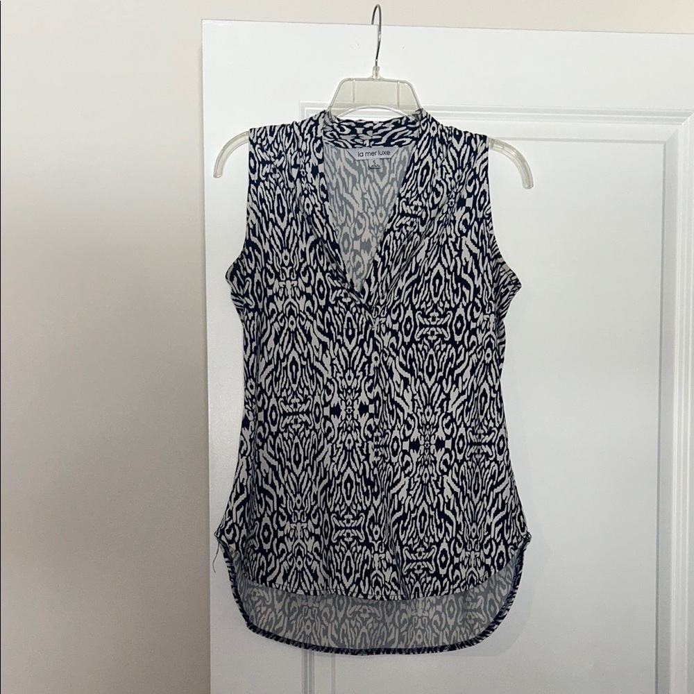 Elegant Navy and White Sleeveless Blouse